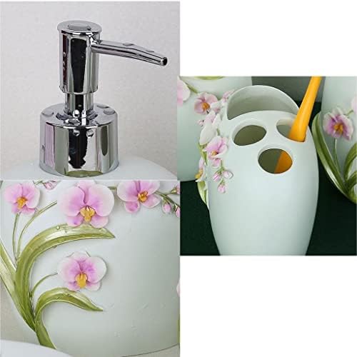 Moisture 5-Piece Toiletry Set